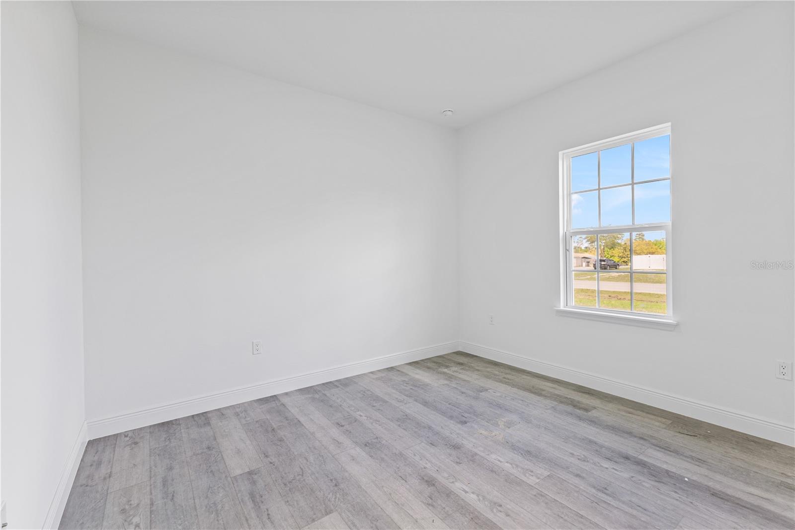 Image 14 of 21 For 15046 48th Avenue