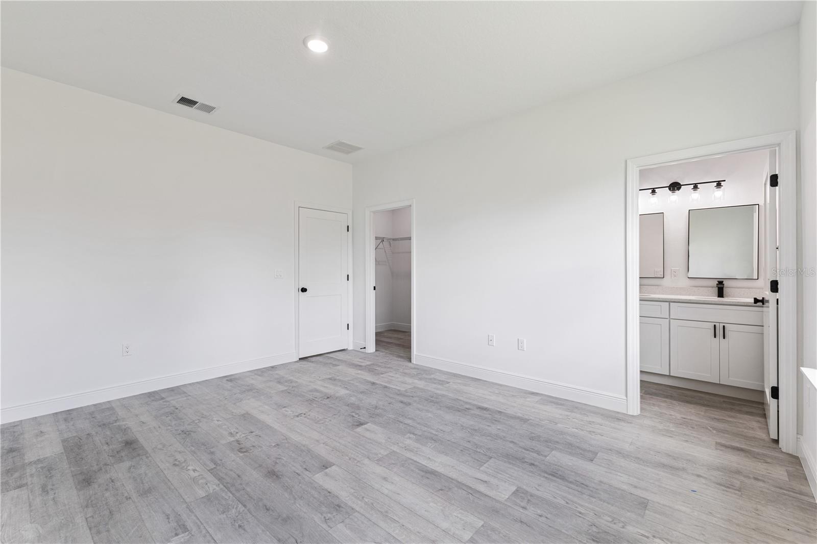 Image 18 of 21 For 15046 48th Avenue