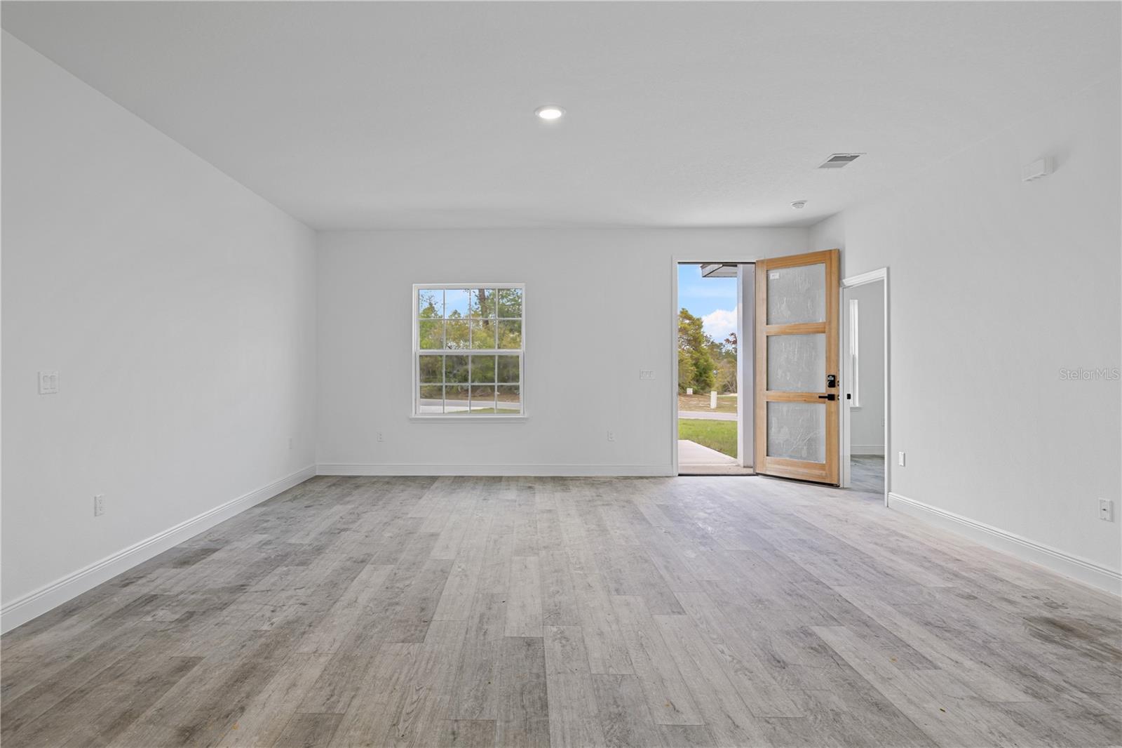 Image 3 of 21 For 15046 48th Avenue