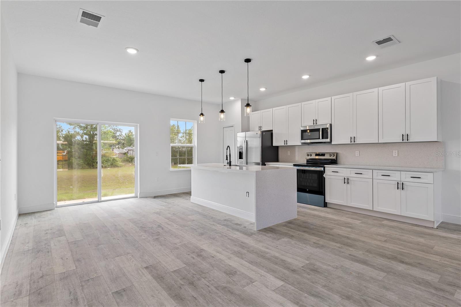 Image 5 of 21 For 15046 48th Avenue