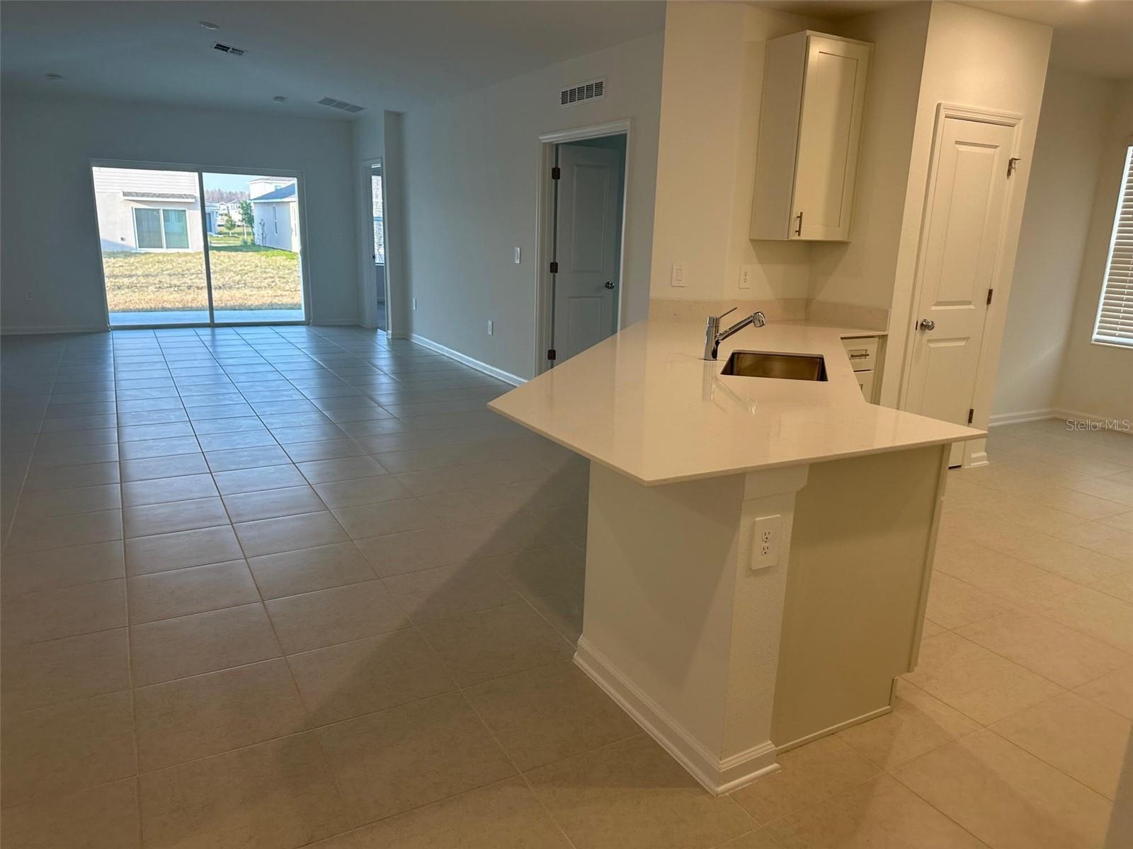 Image 6 of 31 For 5645 Loggia Lane