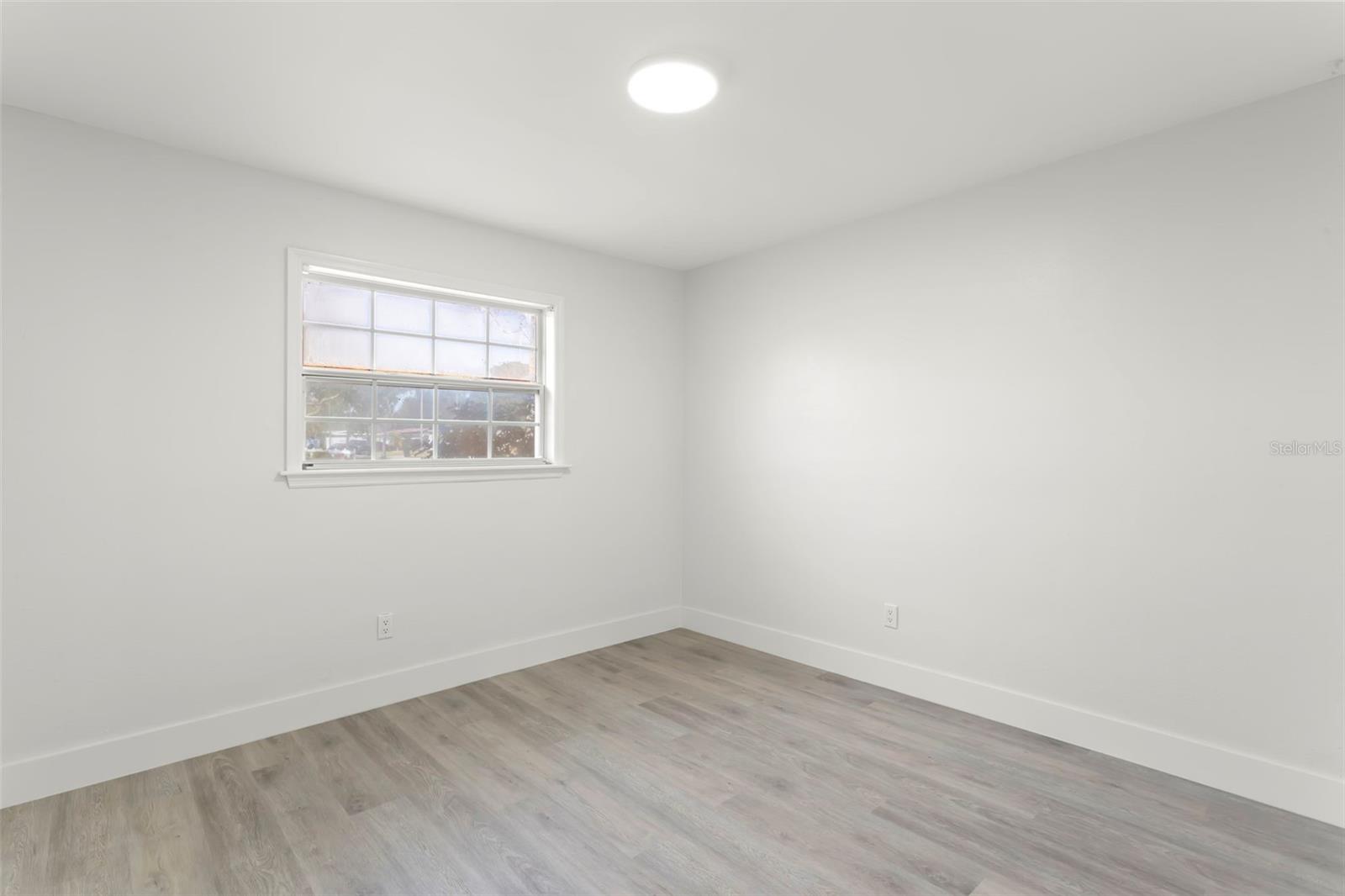 Image 21 of 25 For 1524 Arizona Avenue Ne