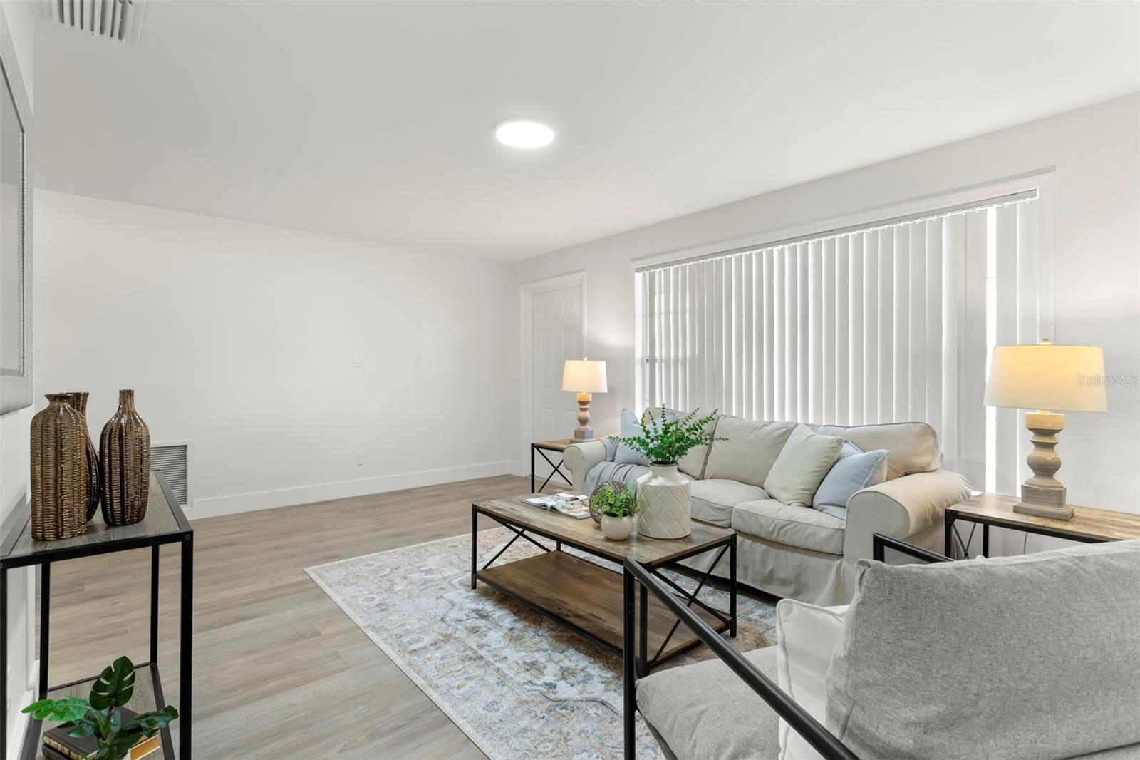 Image 7 of 25 For 1524 Arizona Avenue Ne
