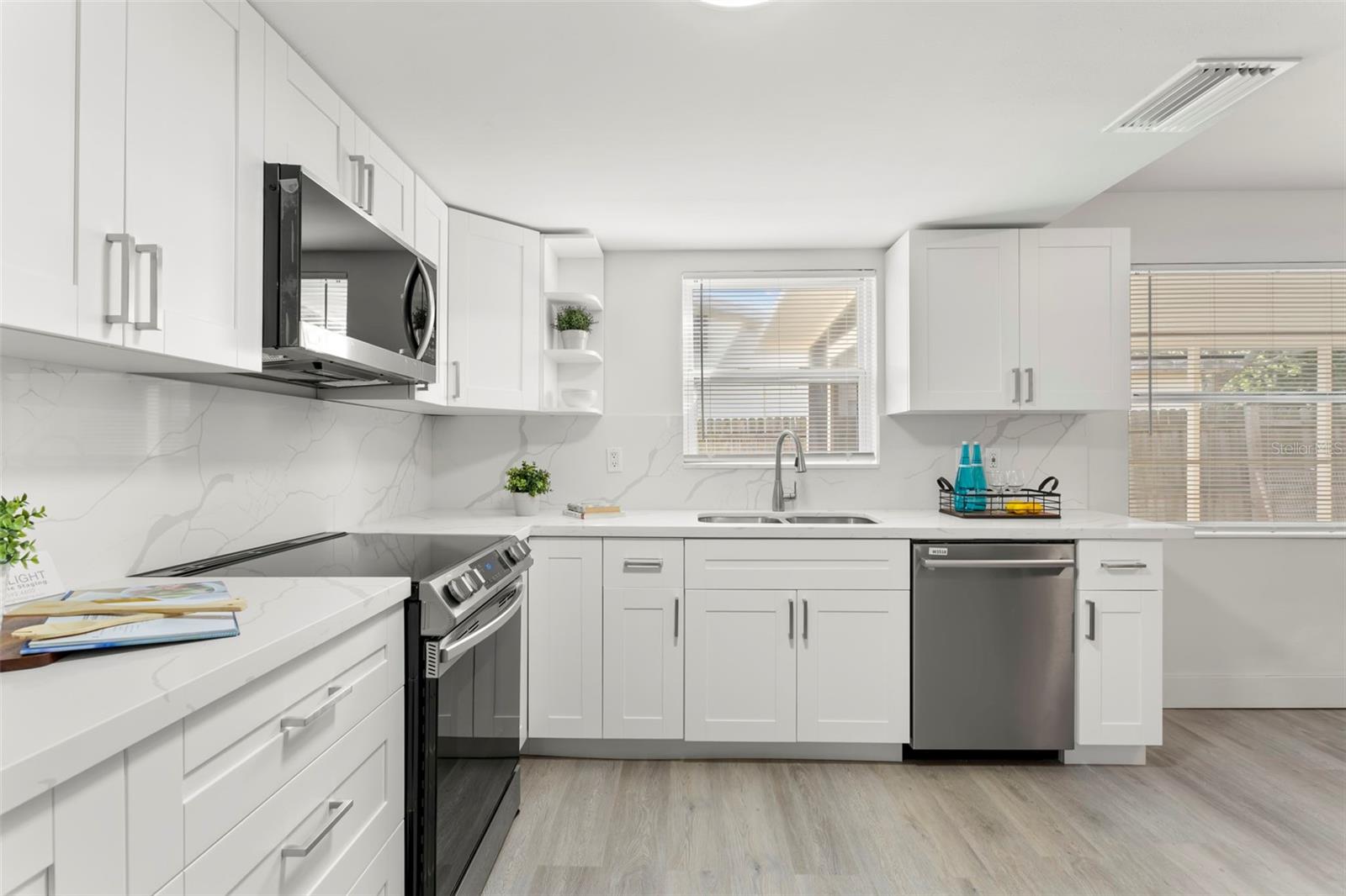 Image 8 of 25 For 1524 Arizona Avenue Ne