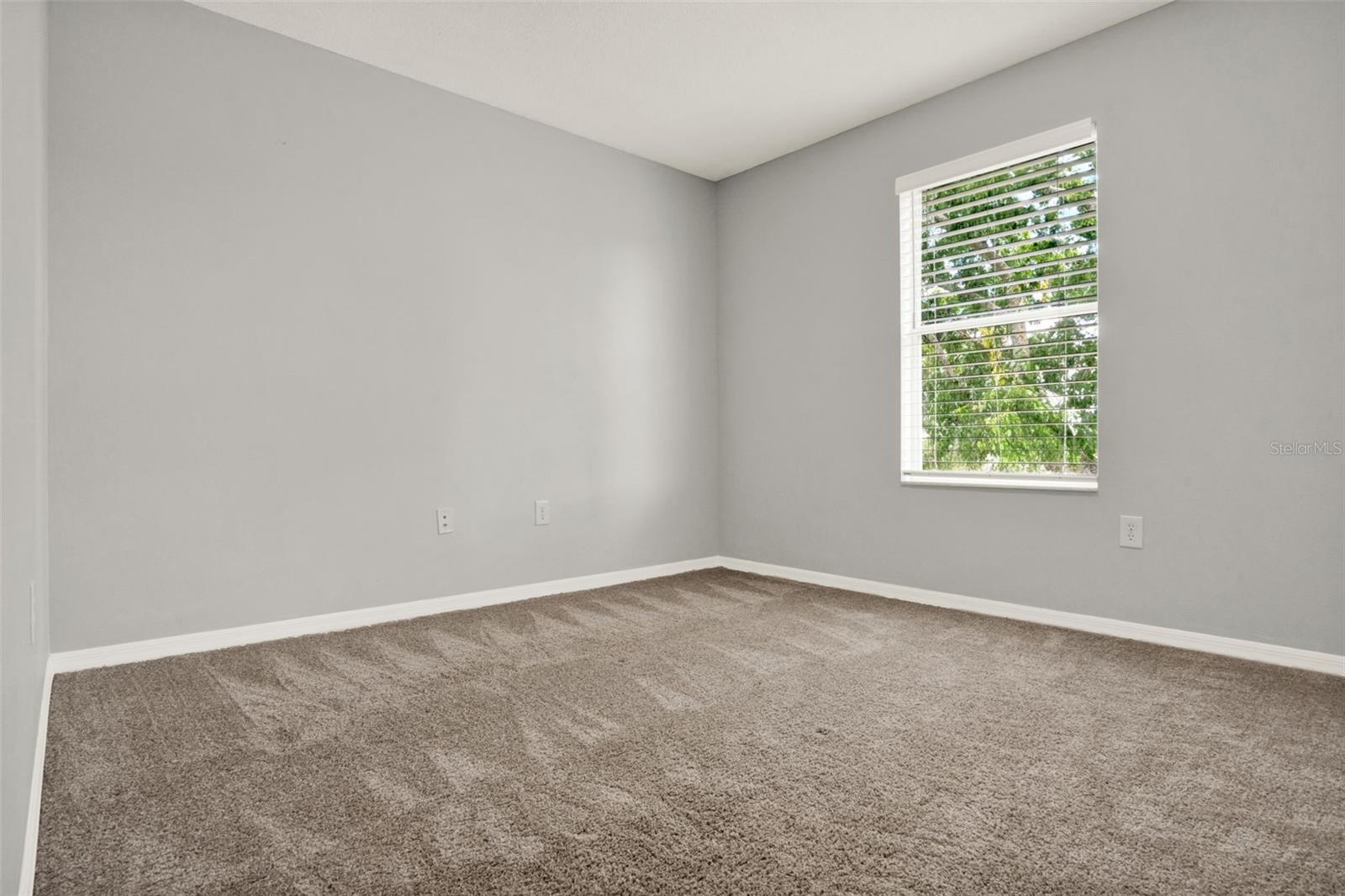Image 26 of 61 For 162 Harwood Circle