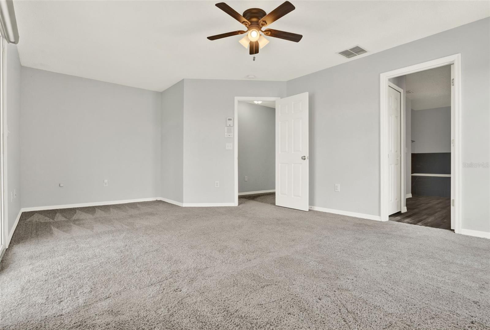 Image 30 of 61 For 162 Harwood Circle