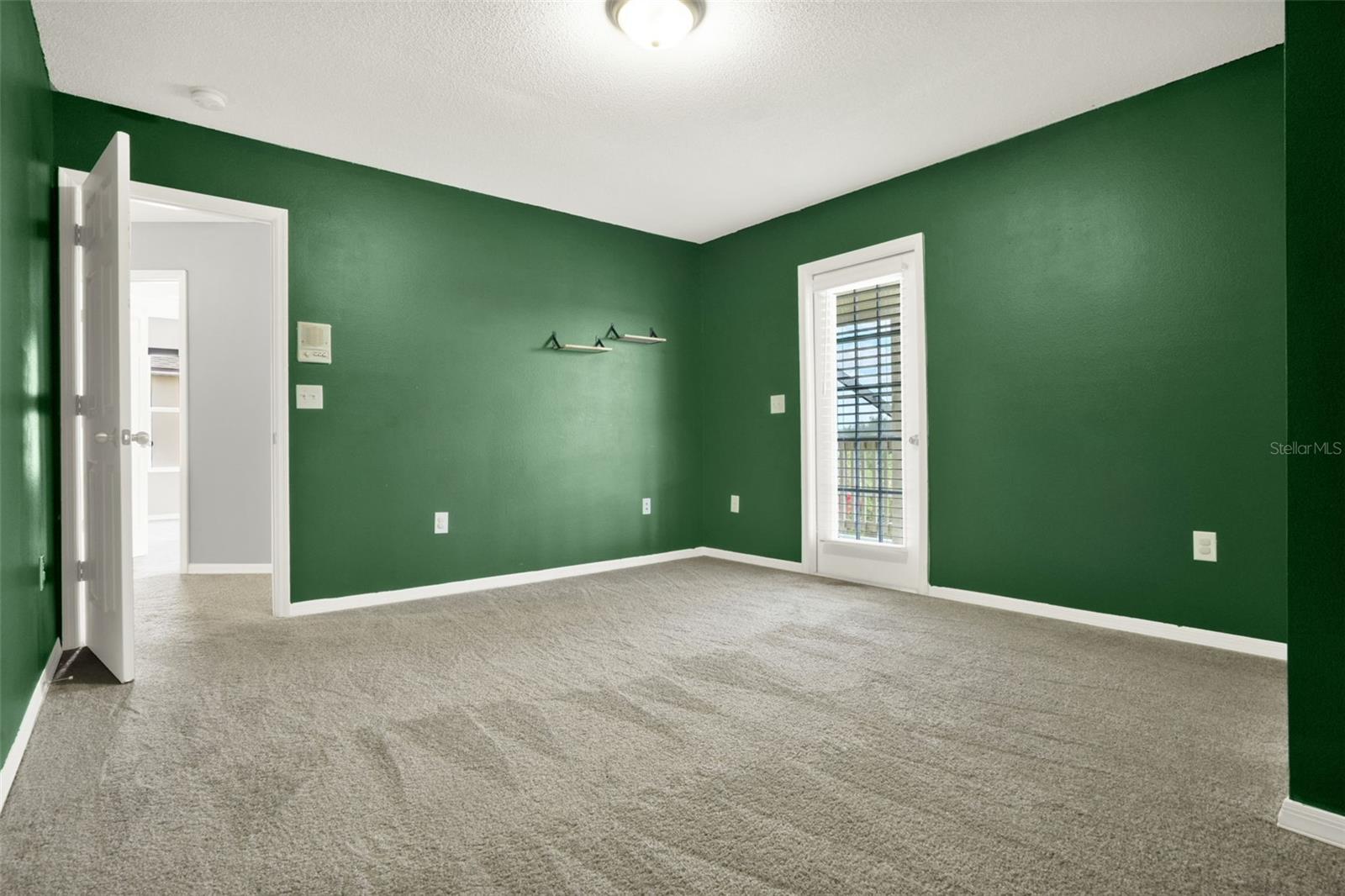 Image 32 of 61 For 162 Harwood Circle