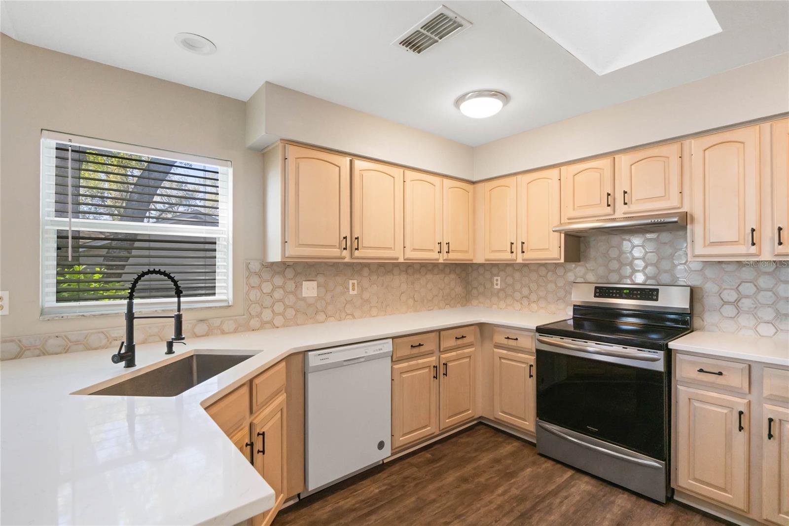 Image 7 of 21 For 8722 Village Green Boulevard