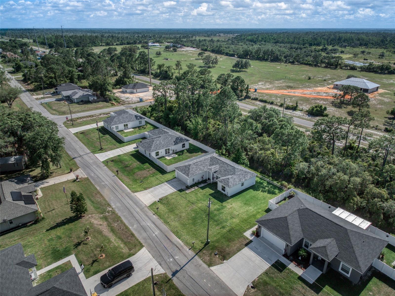 Image 3 of 35 For 827 Renault Avenue