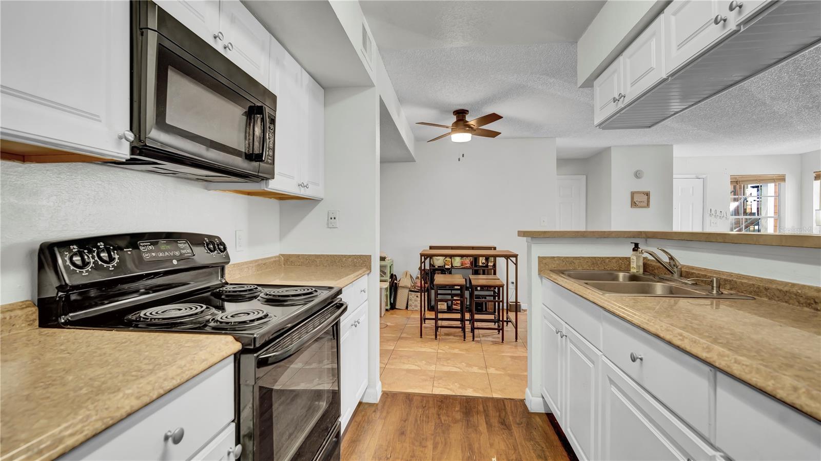 Image 11 of 37 For 4367 Thornbriar Lane 105