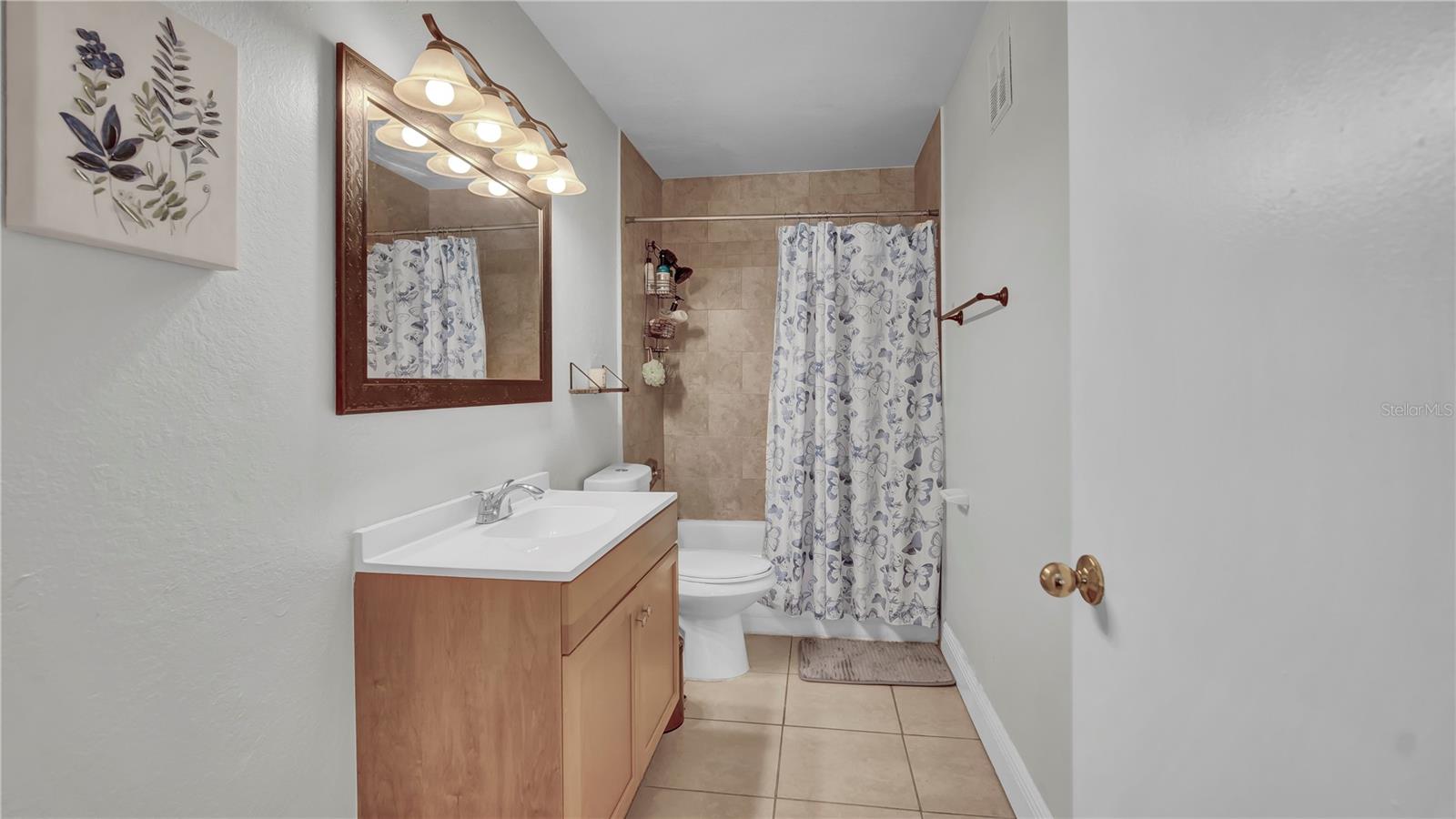 Image 15 of 37 For 4367 Thornbriar Lane 105