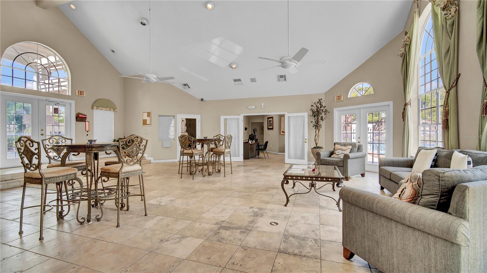 Image 27 of 37 For 4367 Thornbriar Lane 105