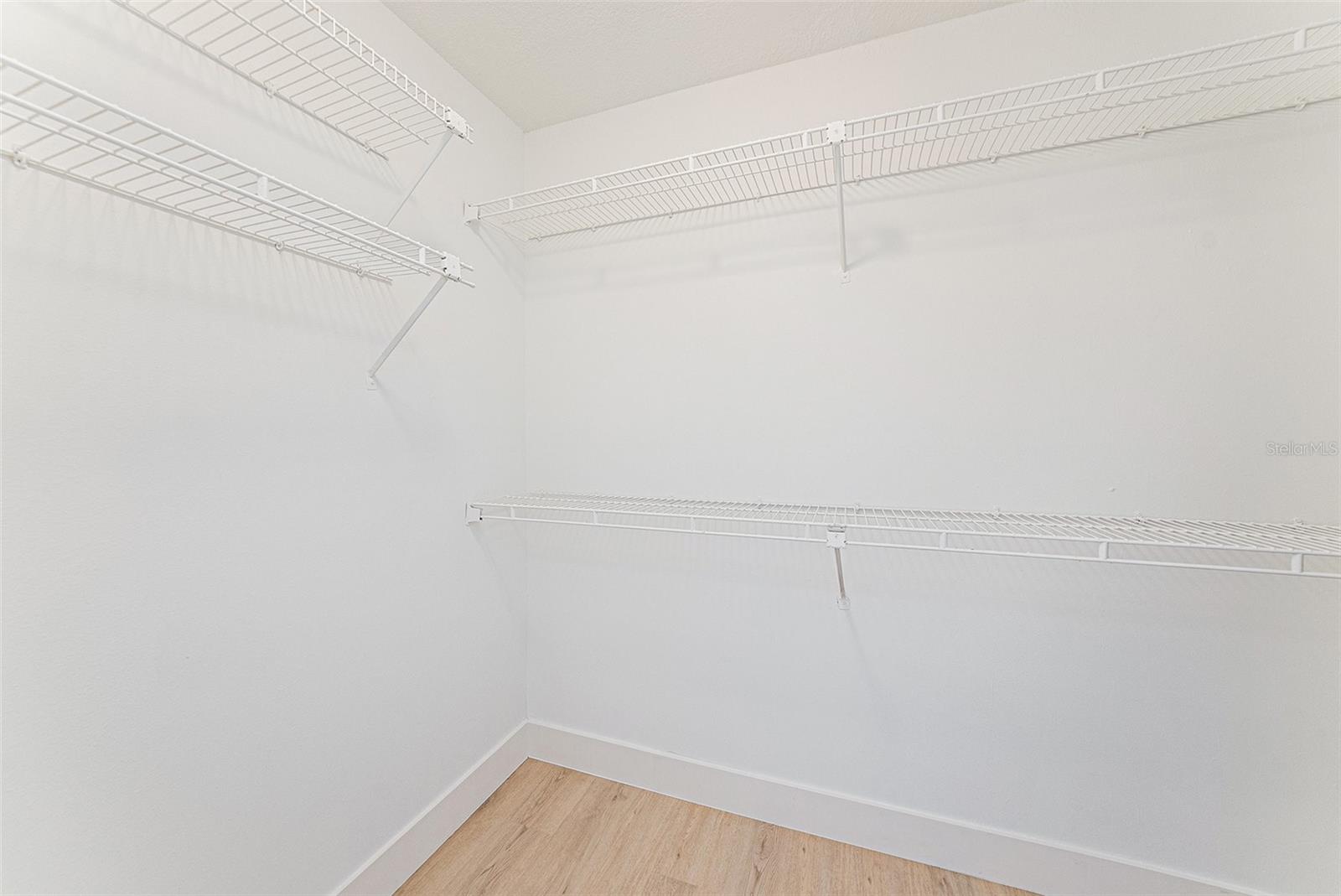 Listing photo id 14 for 11901 4th Street N 2107