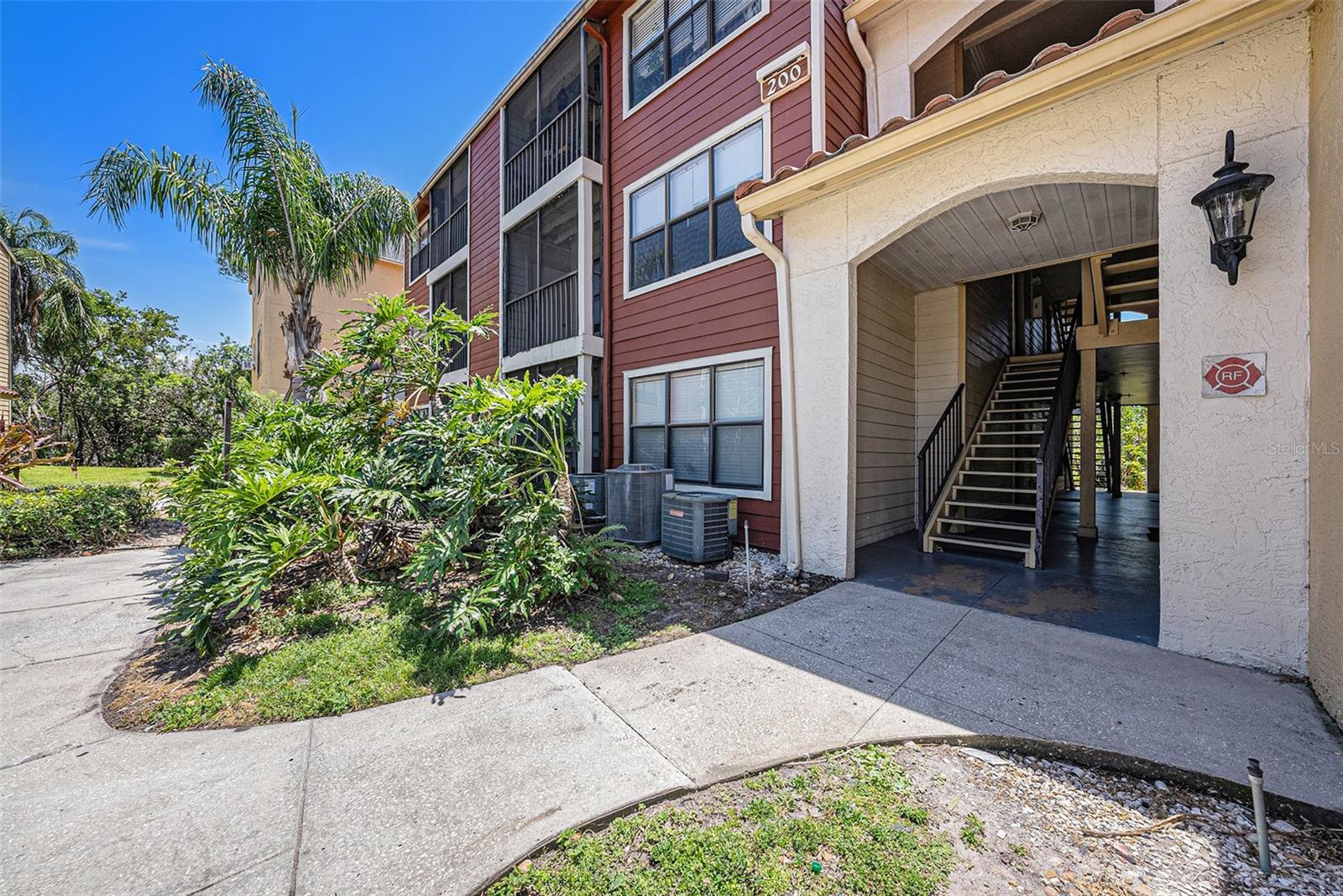 Listing photo id 0 for 11901 4th Street N 2107