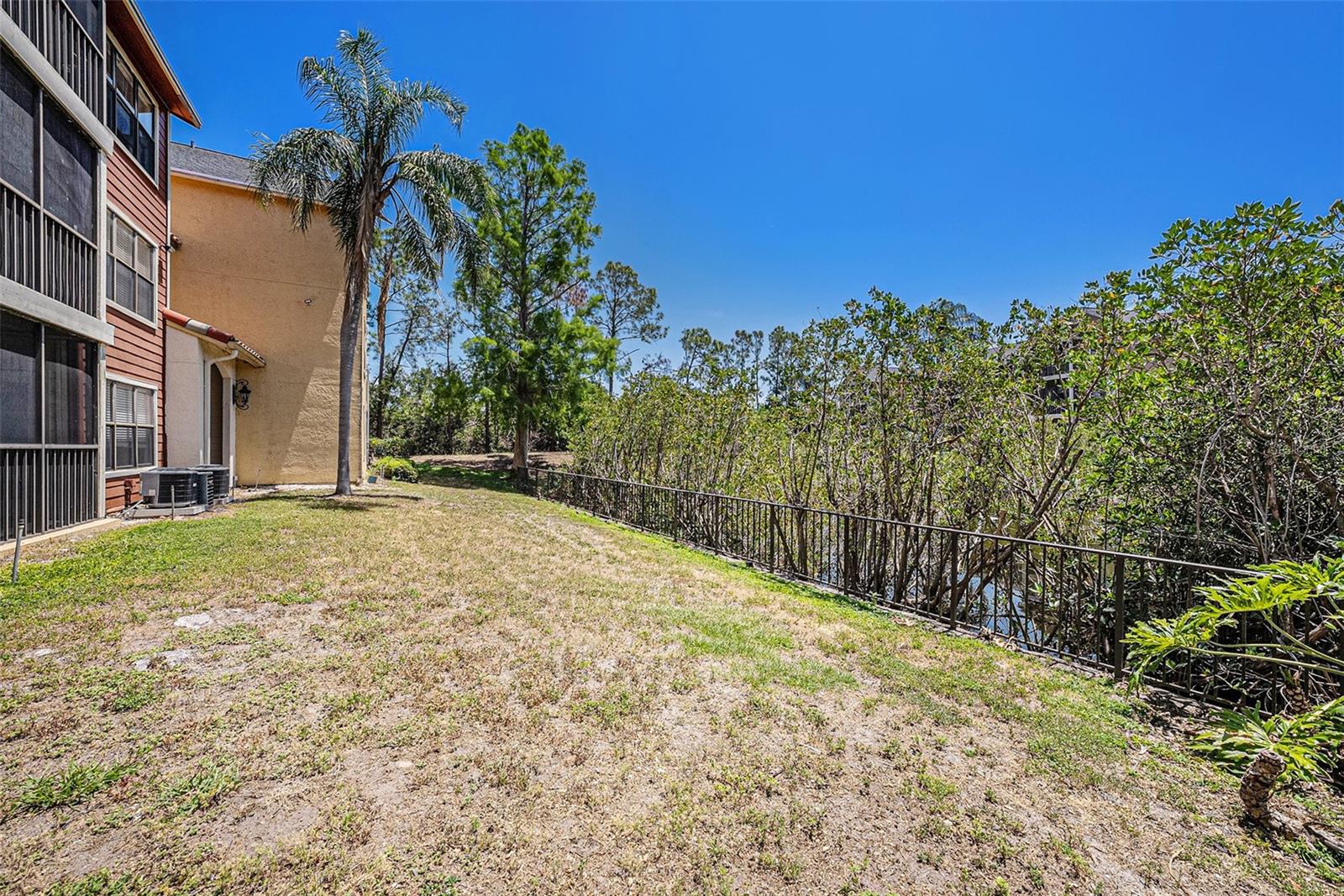 Listing photo id 23 for 11901 4th Street N 2107
