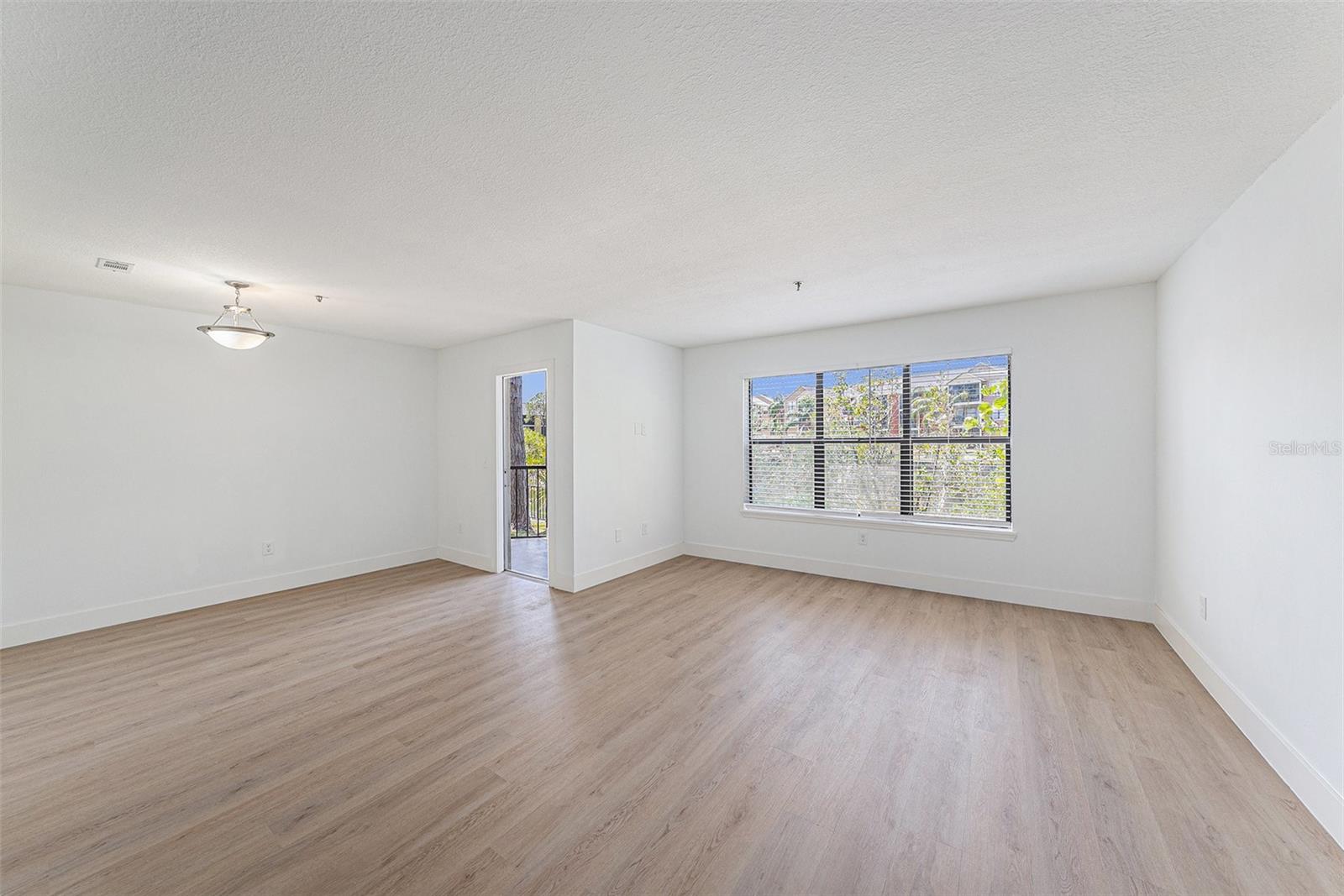 Listing photo id 2 for 11901 4th Street N 2107