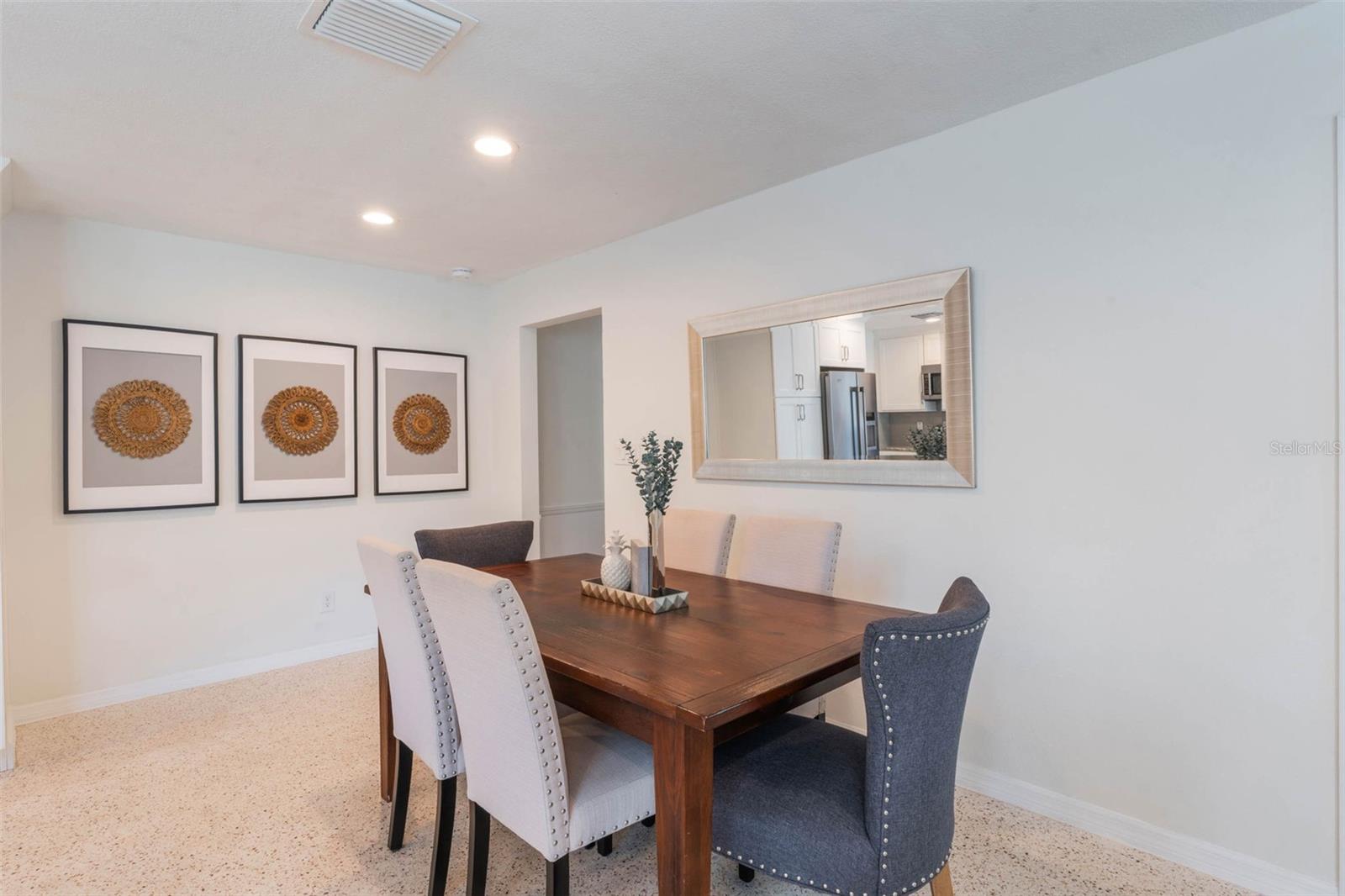 Image 11 of 42 For 624 Dunraven Drive