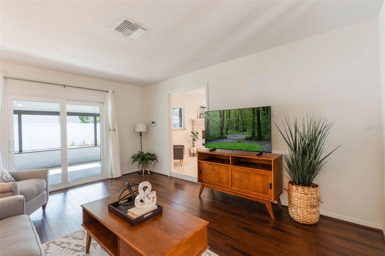 Image 16 of 42 For 624 Dunraven Drive