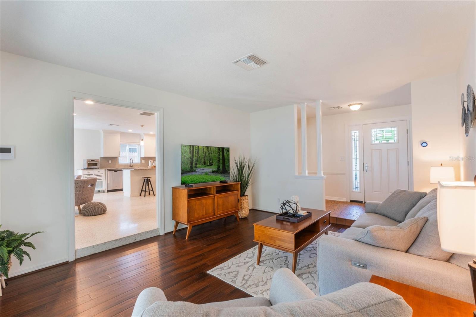 Image 17 of 42 For 624 Dunraven Drive