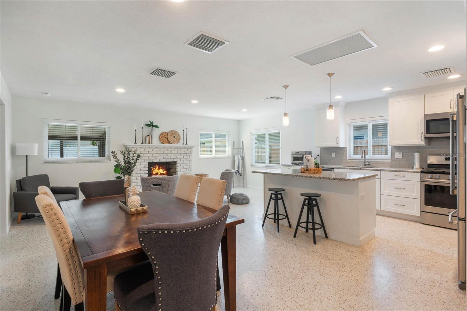 Image 4 of 42 For 624 Dunraven Drive