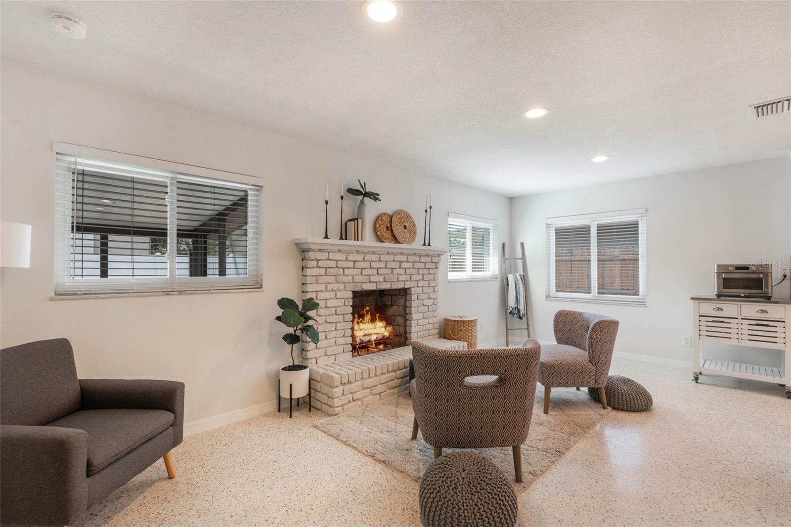 Image 9 of 42 For 624 Dunraven Drive