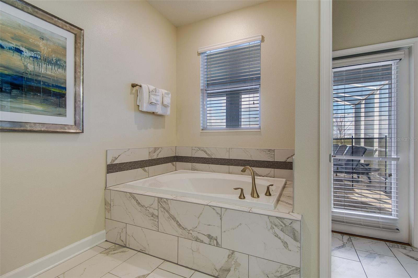 Image 10 of 49 For 1521 Flange Drive