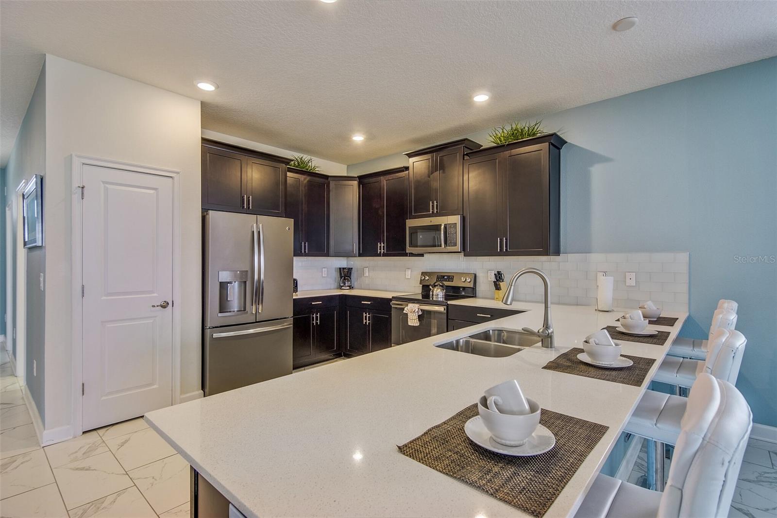 Image 3 of 49 For 1521 Flange Drive