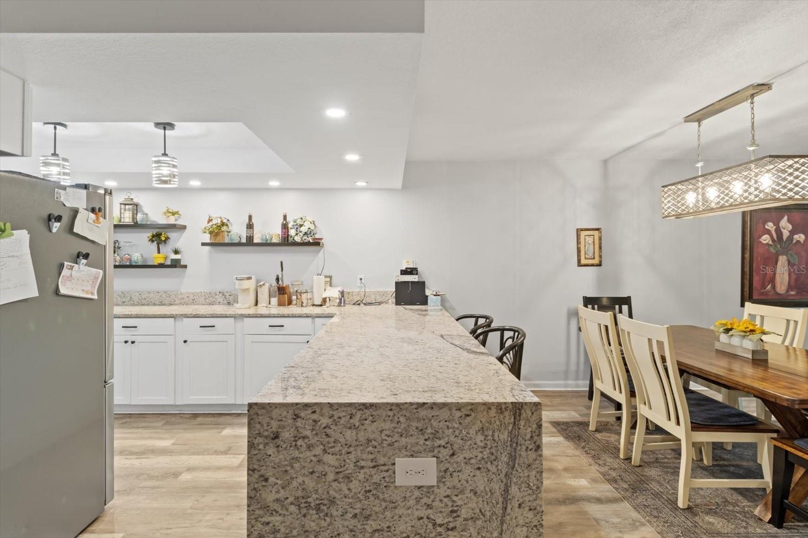 Image 4 of 20 For 35 Beech Street 13