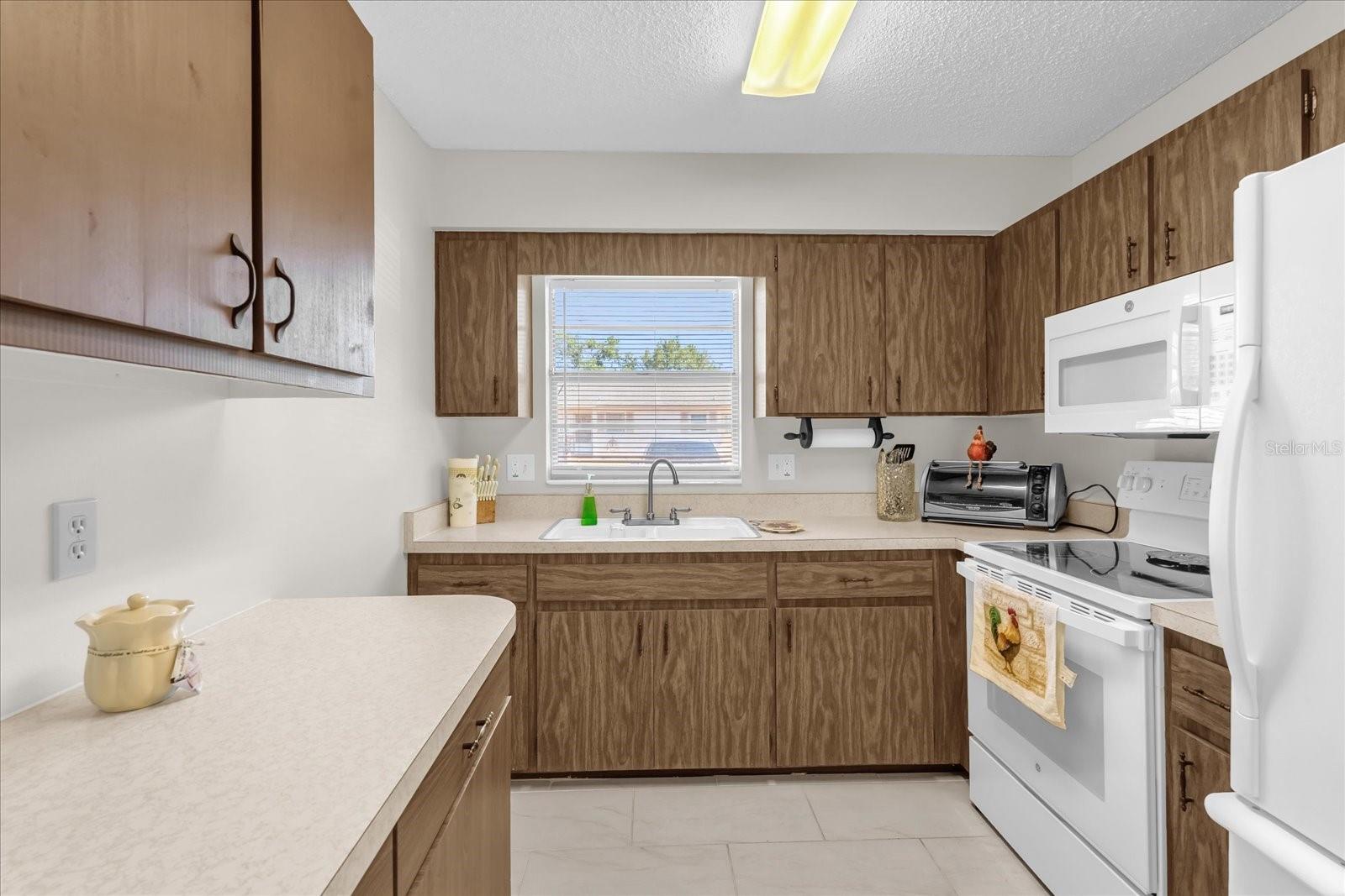 Image 7 of 25 For 151 Hill Avenue 10