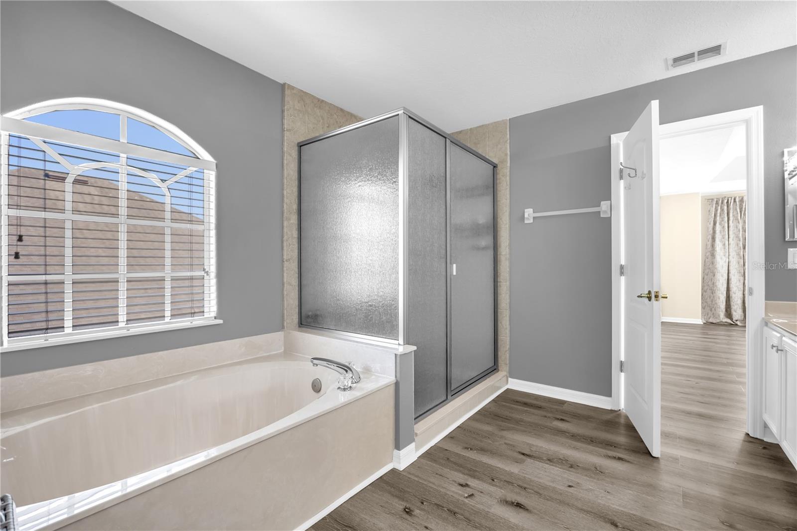 Image 24 of 48 For 1114 Landale Court