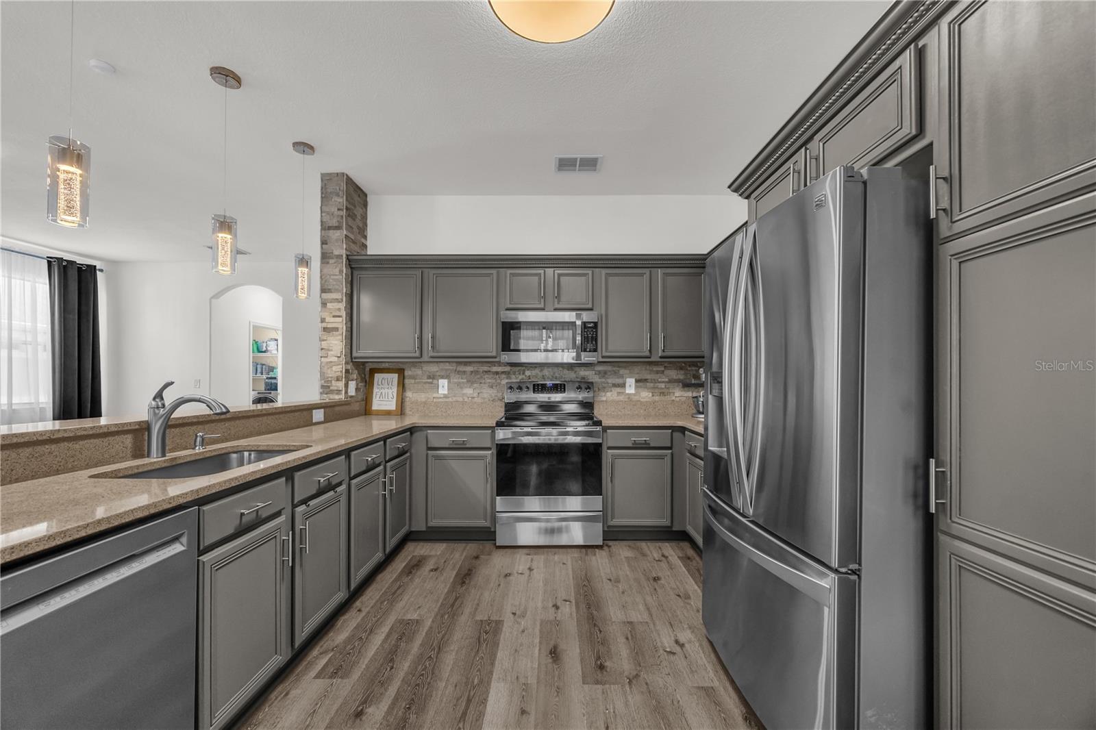Image 4 of 48 For 1114 Landale Court