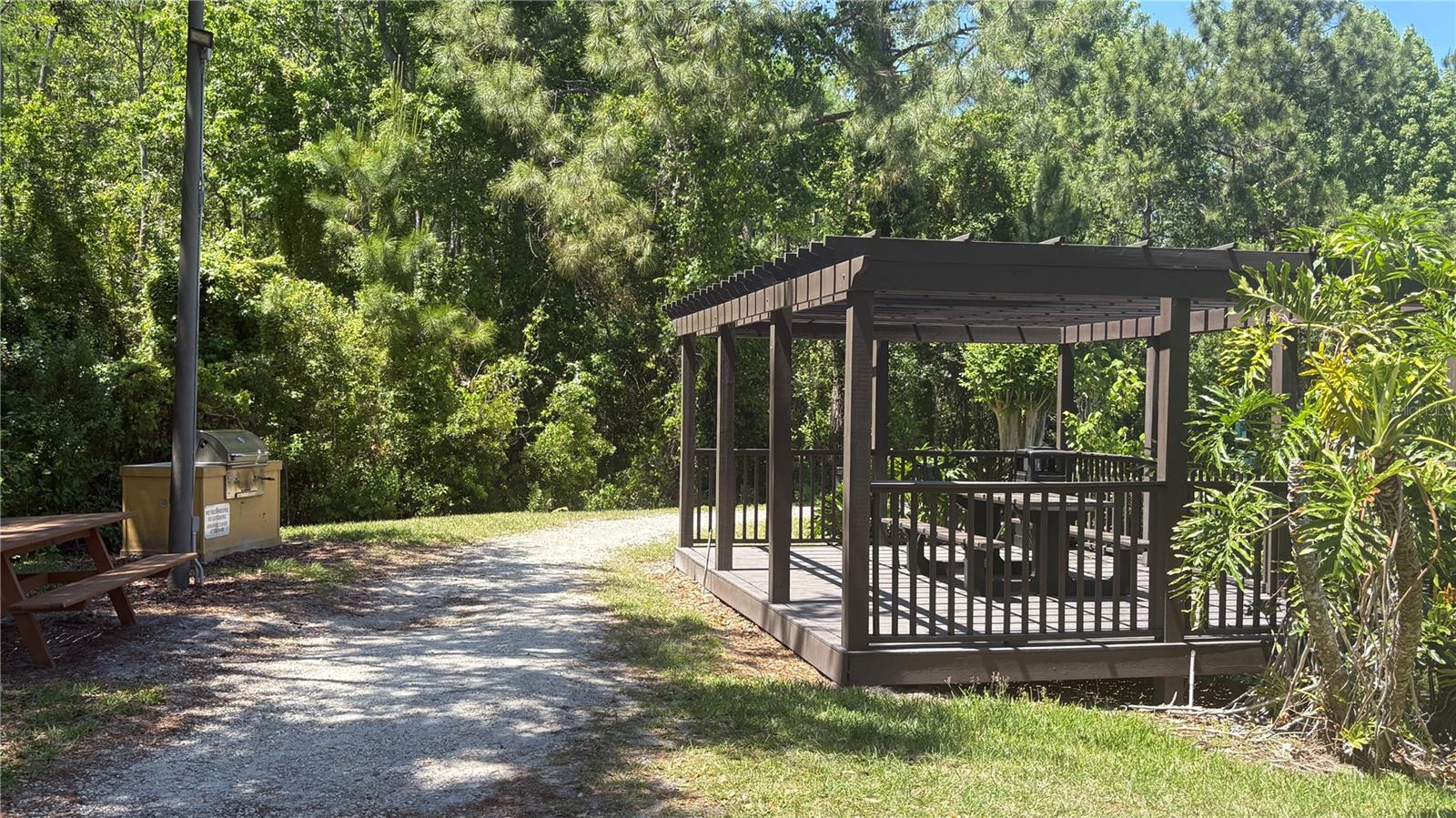 Image 19 of 25 For 5471 Vineland Road 7109
