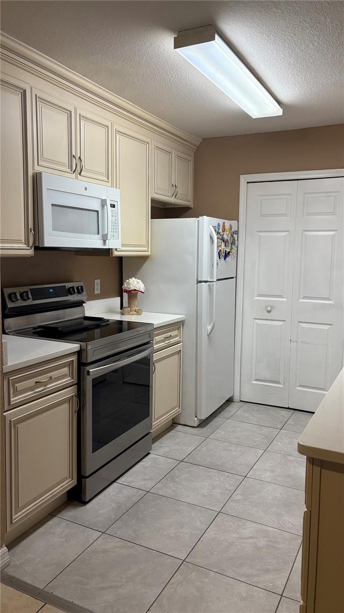 Image 4 of 25 For 5471 Vineland Road 7109