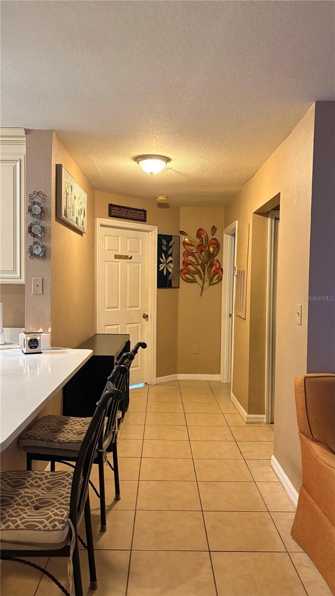 Image 7 of 25 For 5471 Vineland Road 7109