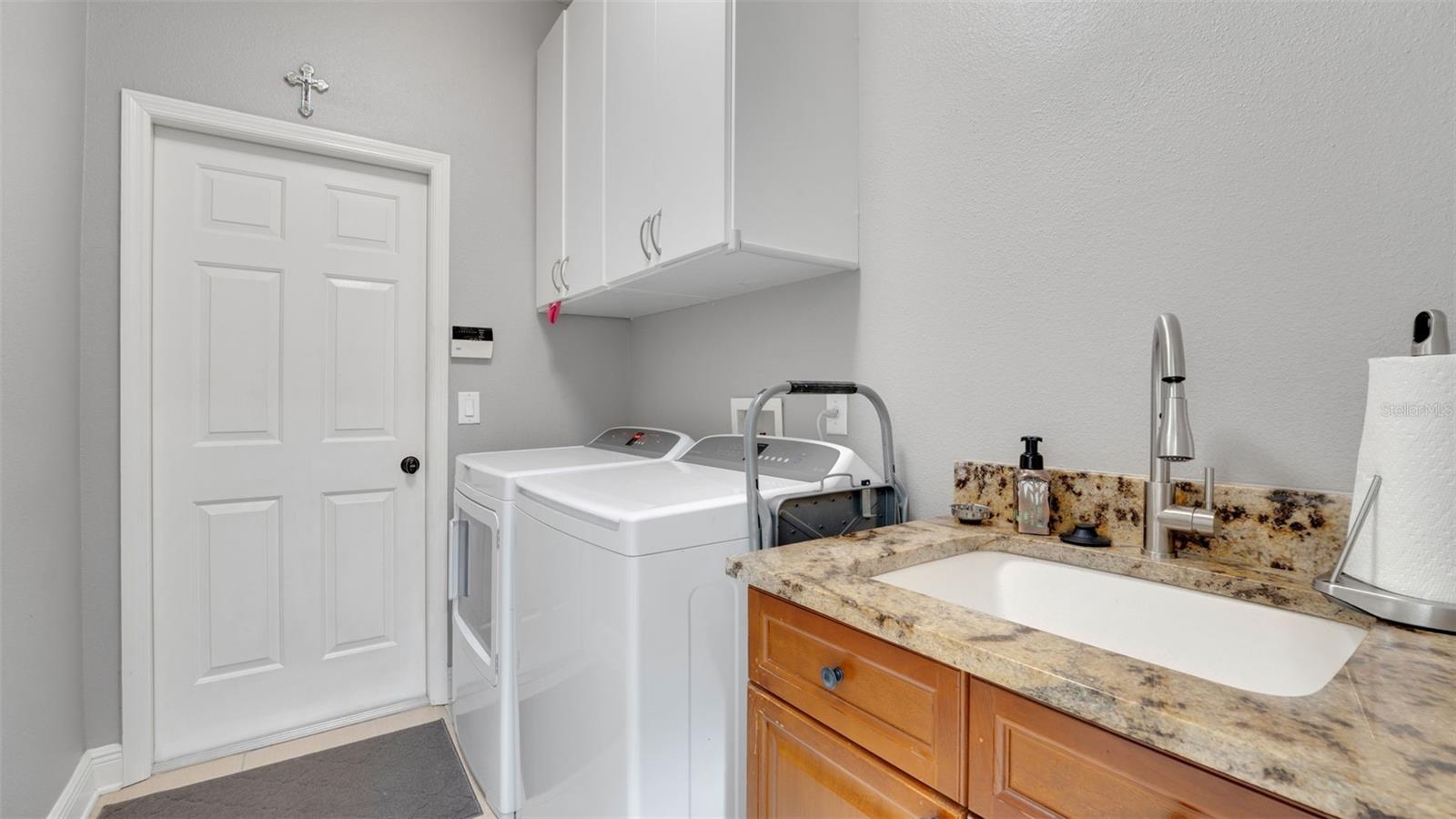 Image 37 of 38 For 3400 Oakmont Terrace