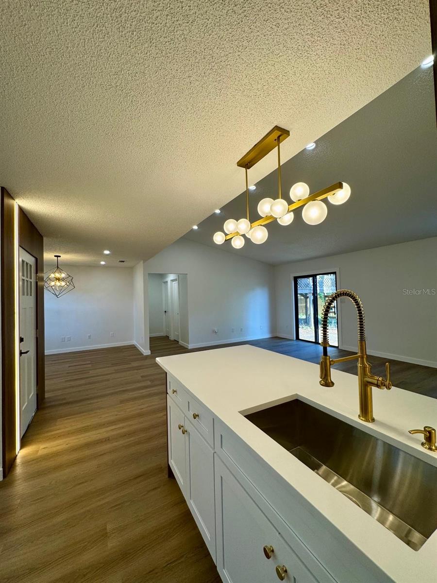 Image 11 of 30 For 1819 Prairie Lake Boulevard