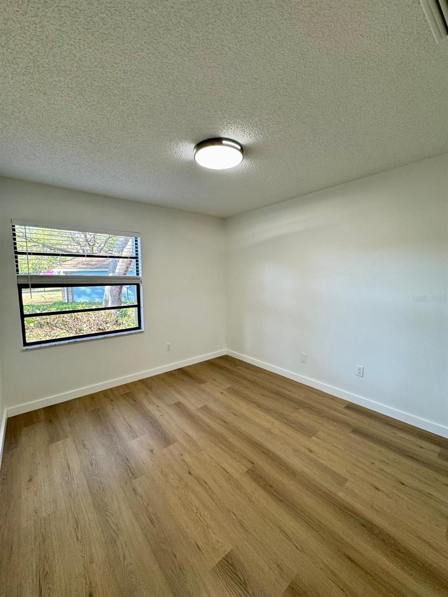 Image 22 of 30 For 1819 Prairie Lake Boulevard