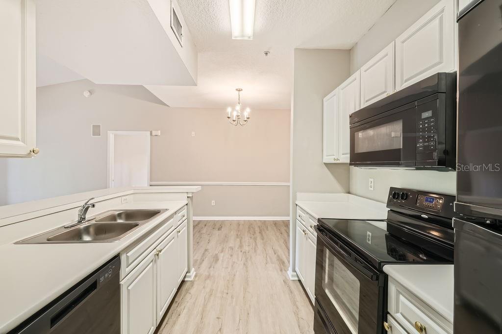 Image 10 of 28 For 14238 Fredricksburg Drive 310