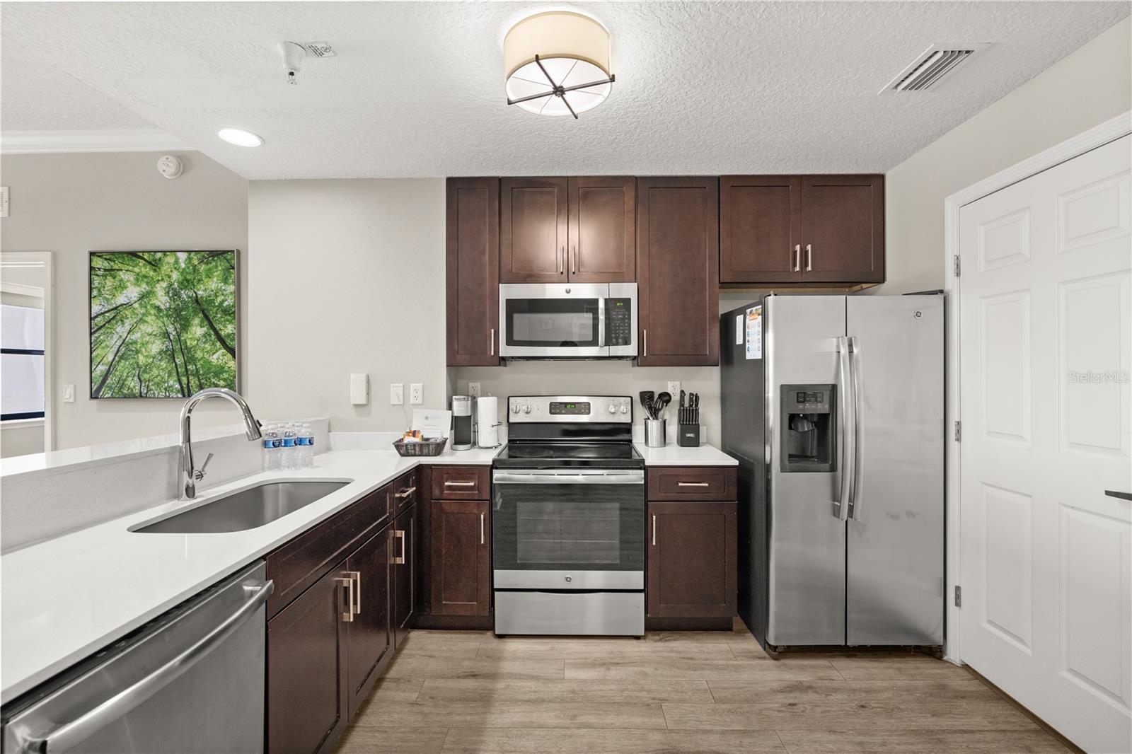Image 15 of 46 For 14501 Grove Resort Avenue 1441