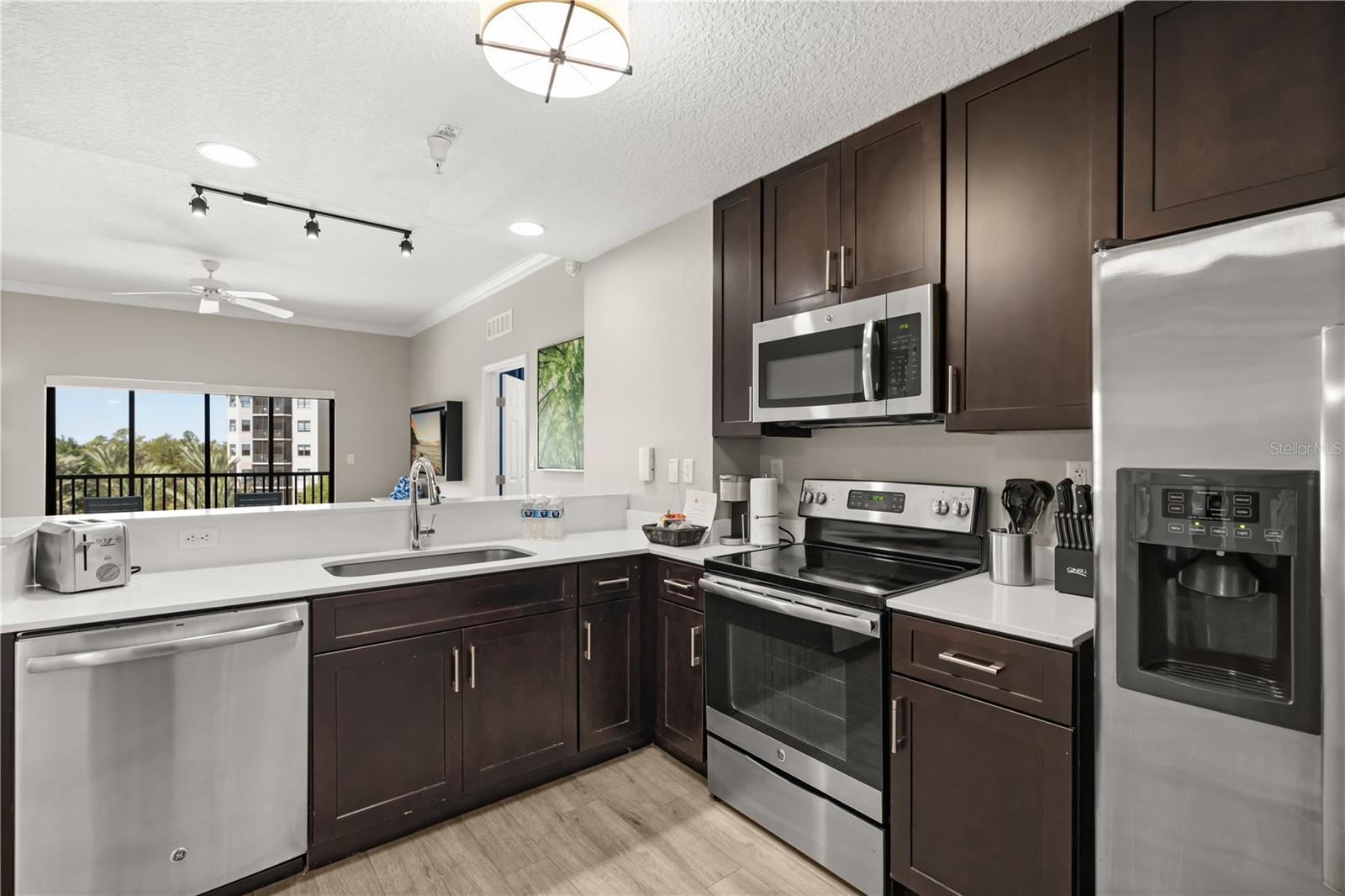Image 18 of 46 For 14501 Grove Resort Avenue 1441