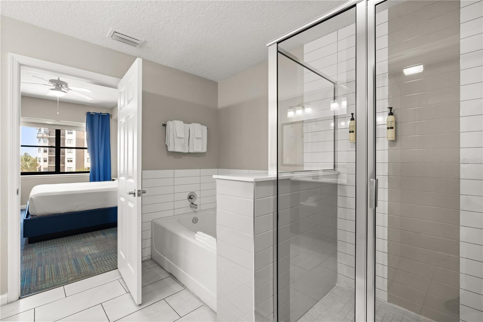 Image 27 of 46 For 14501 Grove Resort Avenue 1441