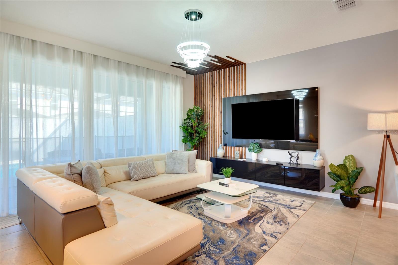 Image 10 of 41 For 1624 Tropical Palms Circle