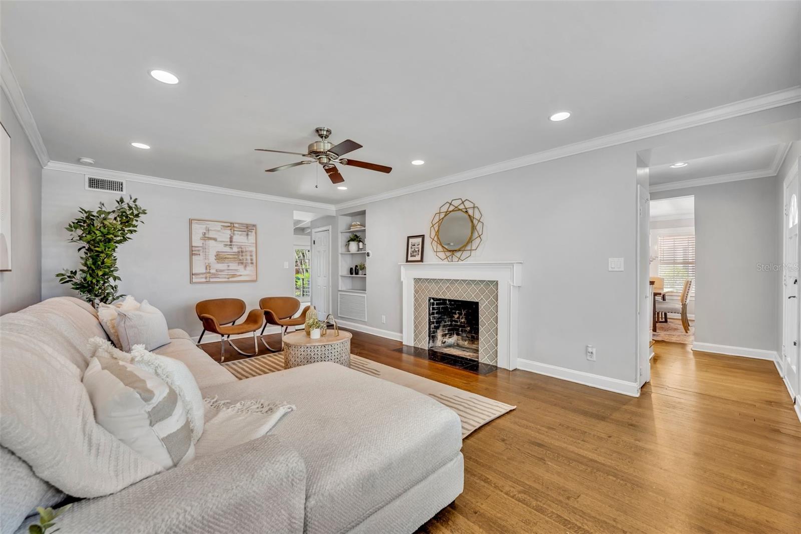 Image 4 of 31 For 216 Vanderbilt Street