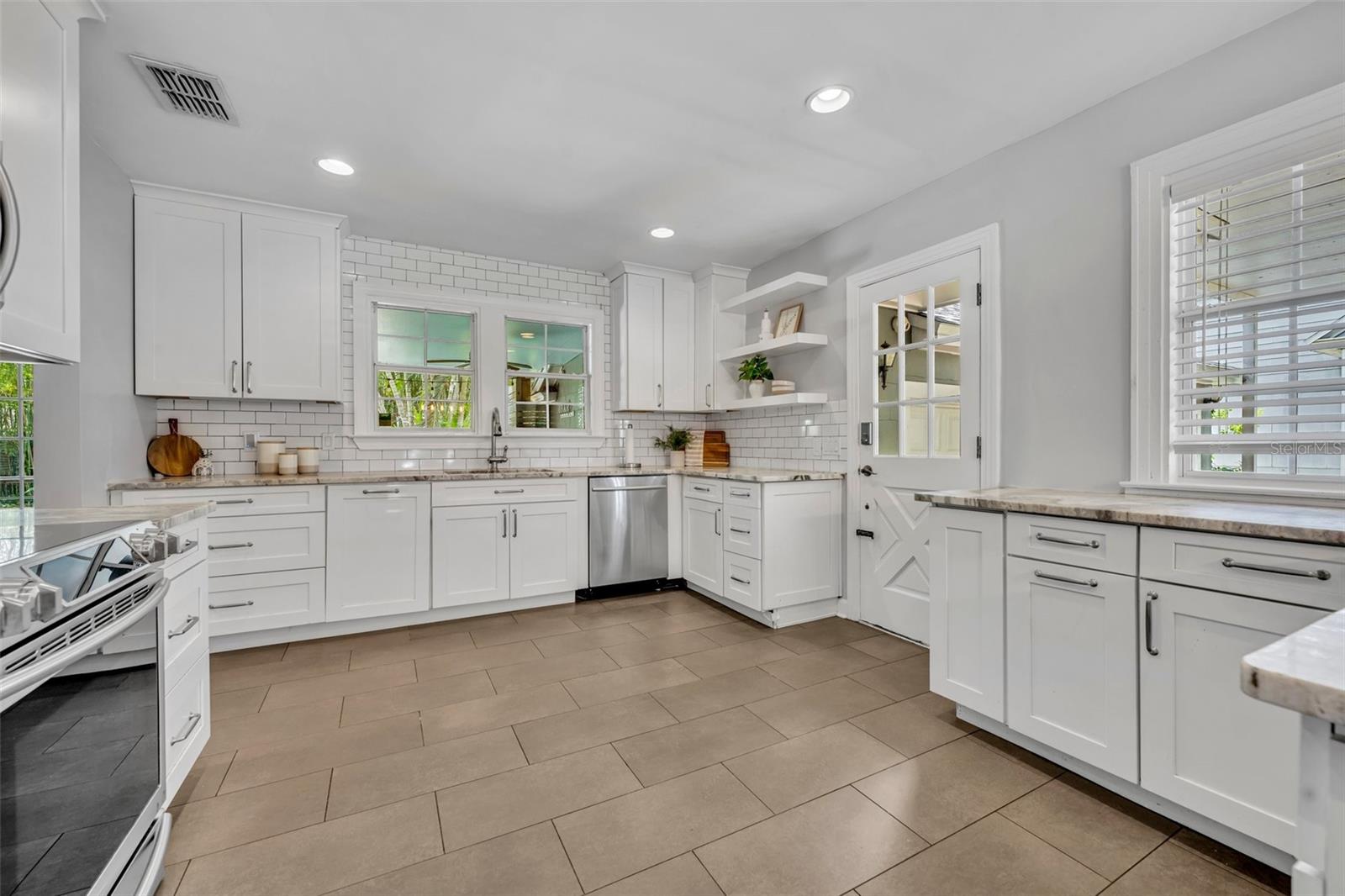 Image 6 of 31 For 216 Vanderbilt Street