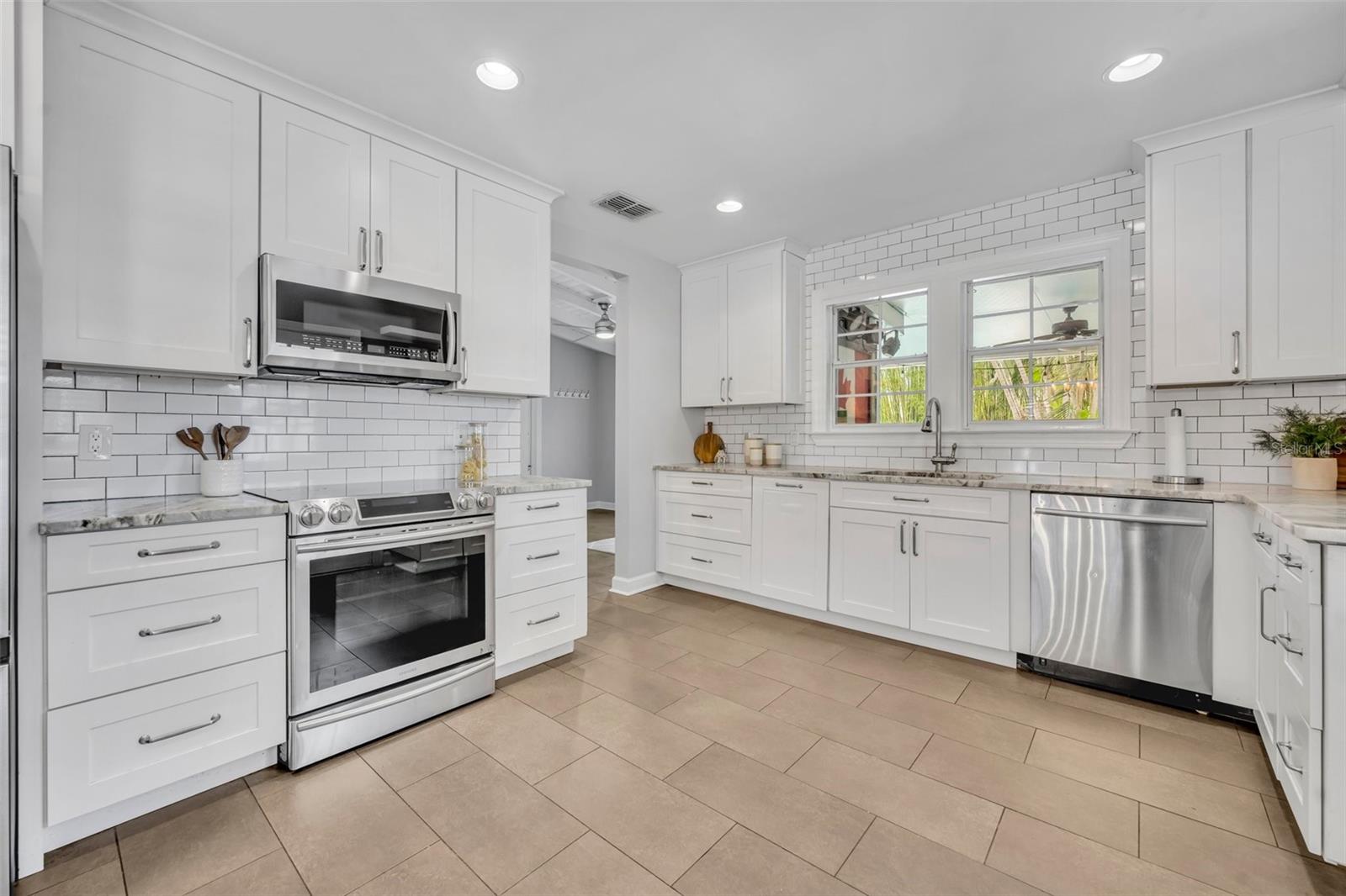 Image 7 of 31 For 216 Vanderbilt Street