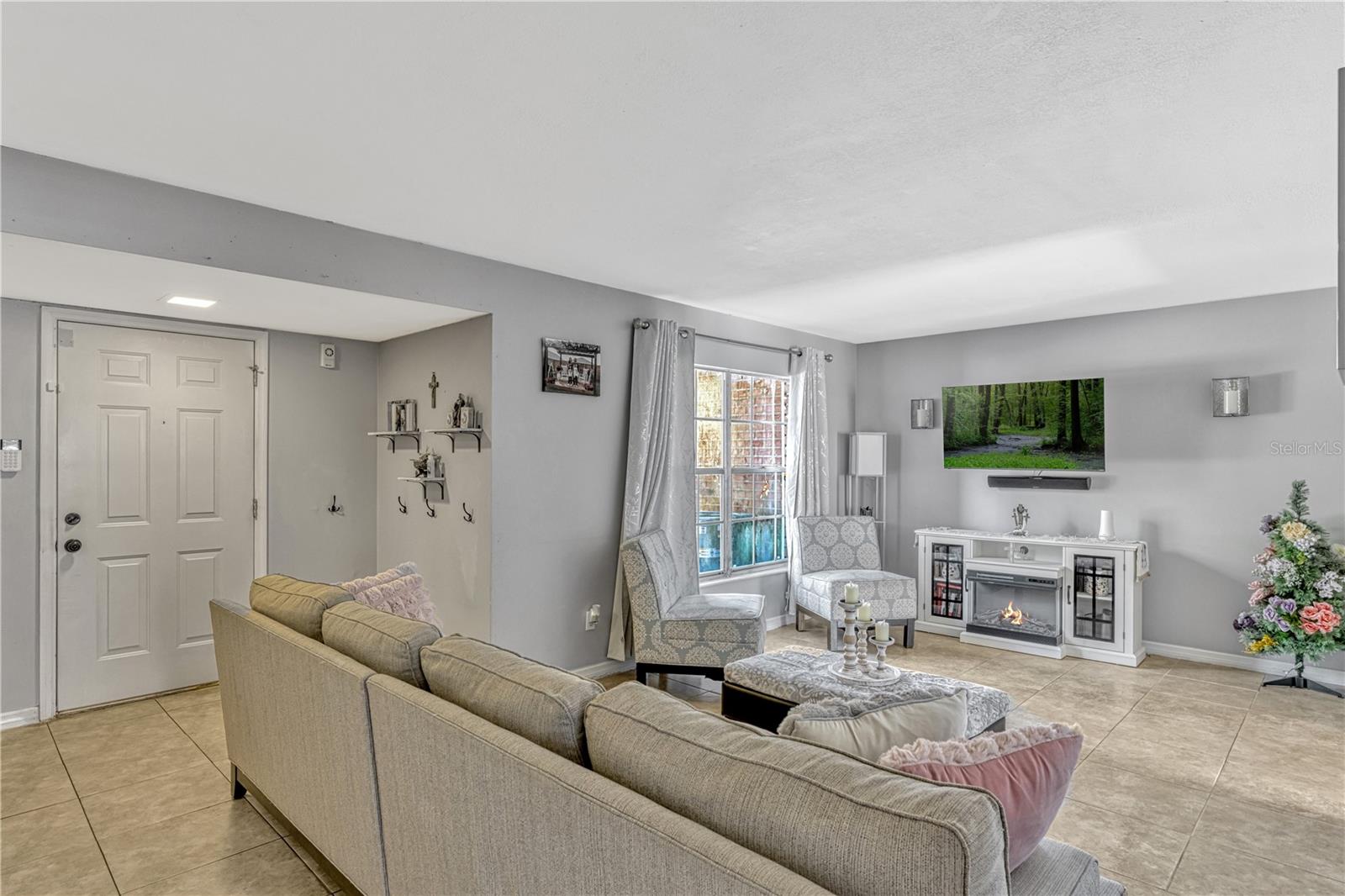 Image 2 of 35 For 1227 Carriage Lane