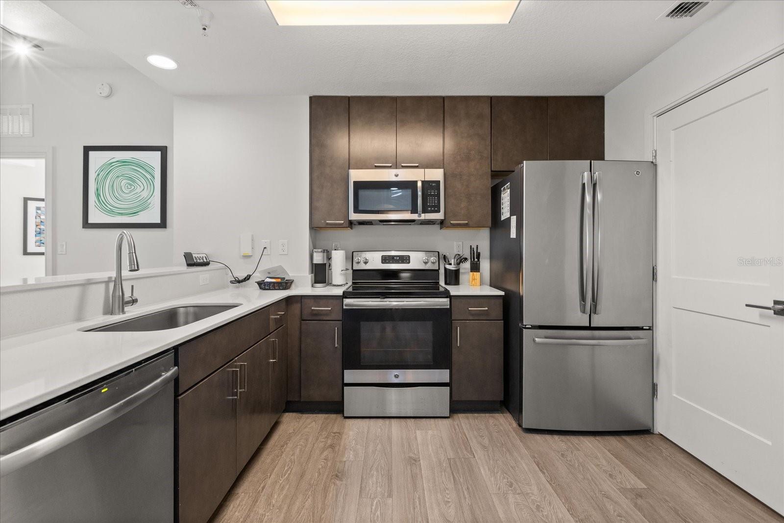 Image 11 of 52 For 14501 Grove Resort Avenue 3335