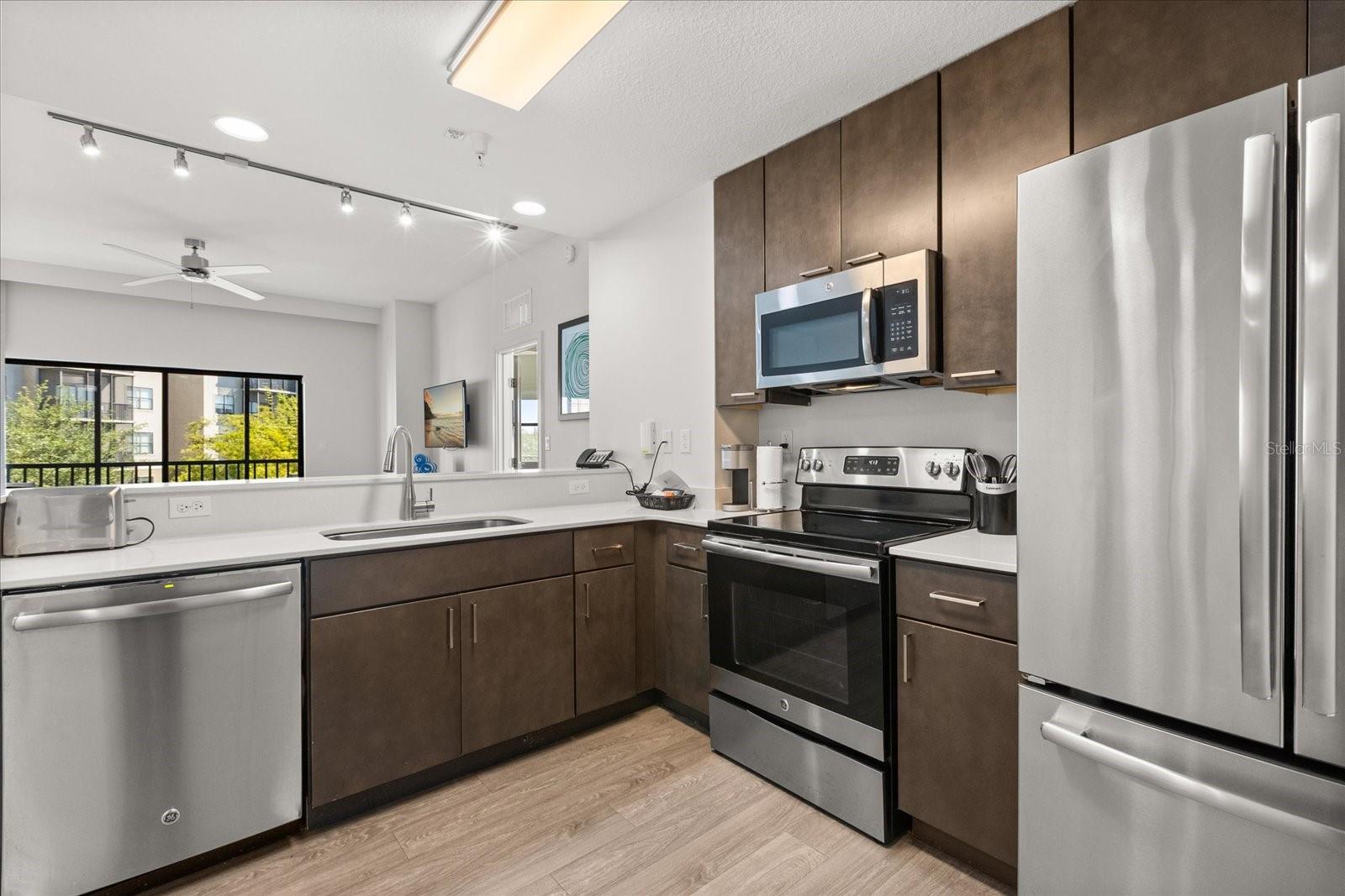 Image 13 of 52 For 14501 Grove Resort Avenue 3335