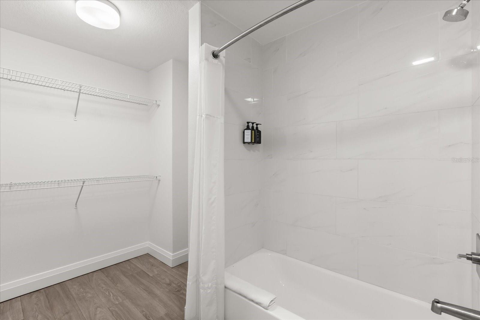 Image 23 of 52 For 14501 Grove Resort Avenue 3335