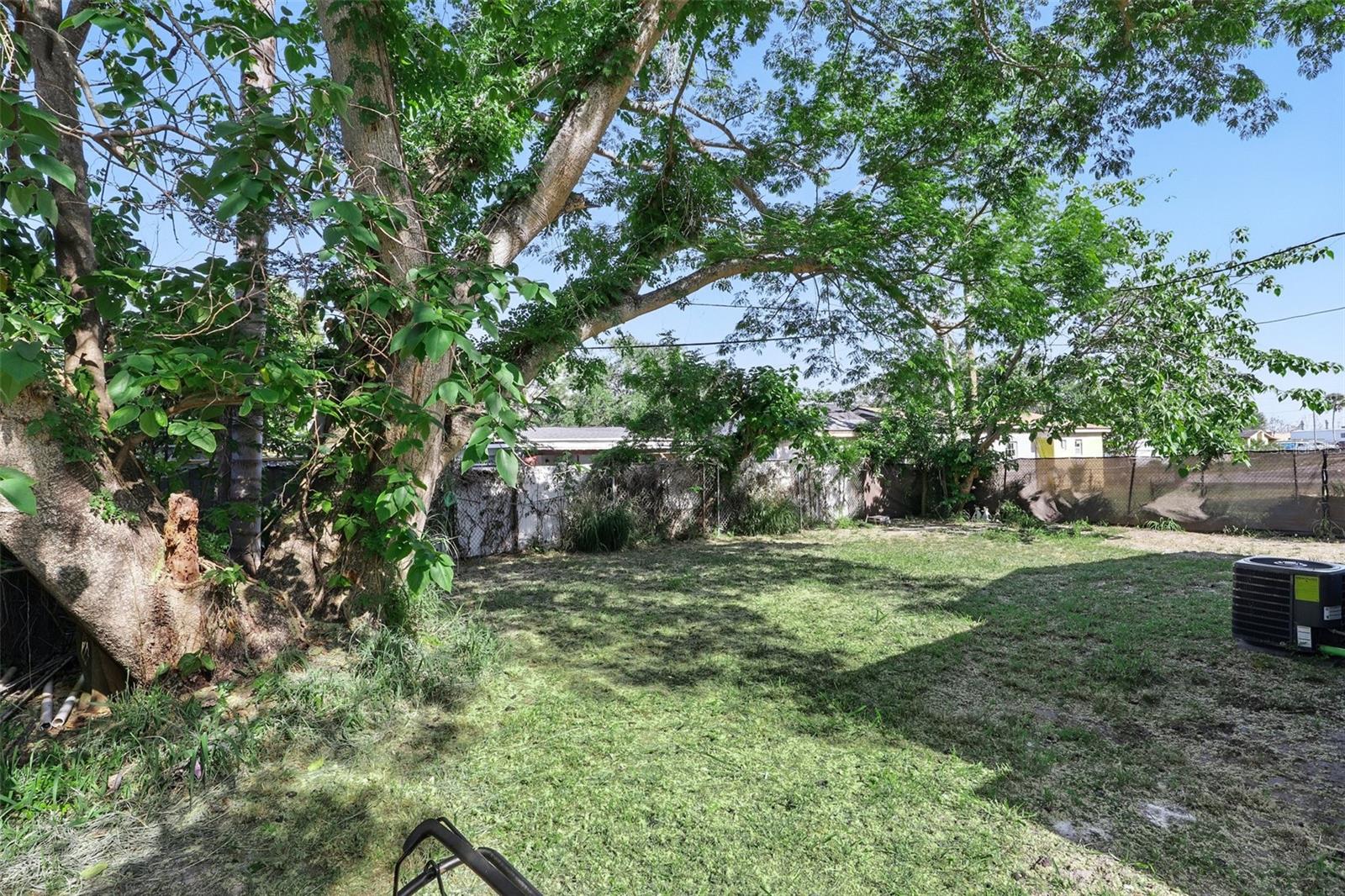 Image 15 of 24 For 7727 Arezzo Avenue